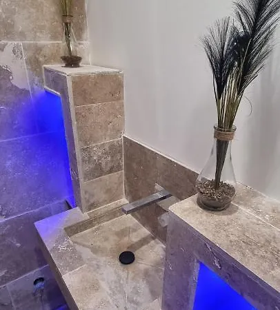 Апартаменты La Via Des Etangs